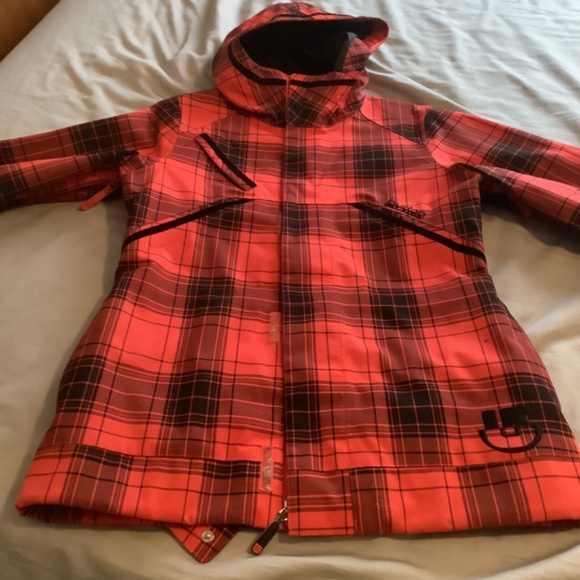Burton Ruby Red Ski and Snowboard Jacket - Picture 5 of 8